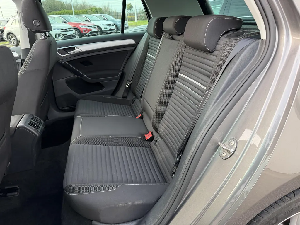 Achat Volkswagen Golf 7 occasion 1.6 TDI 105 Cup DSG7 à proximité de Le Havre