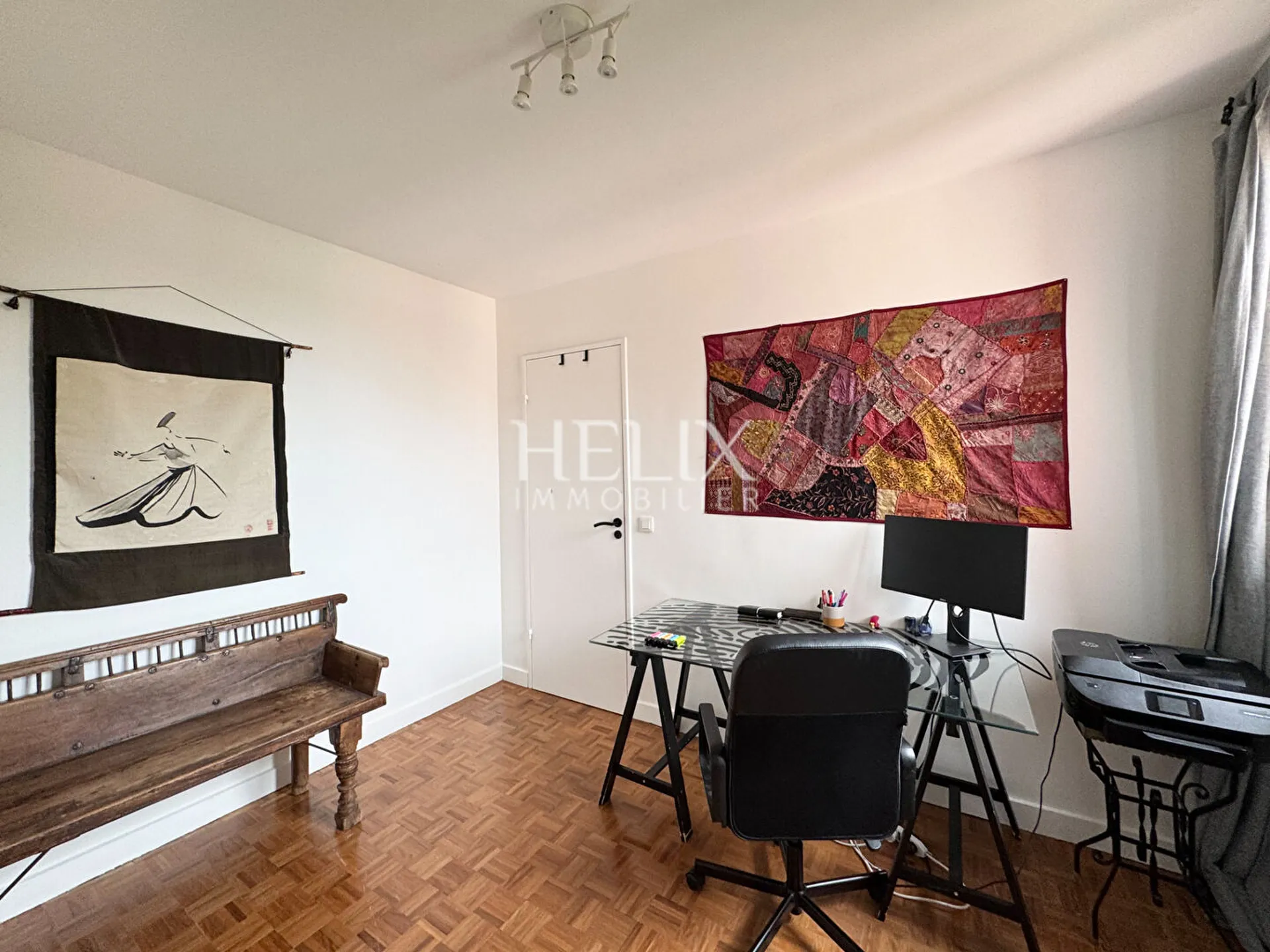 À louer à Chatou – 5 pièces traversant de 84 m² au 3ᵉ et dernier étage dans une résidence de standing