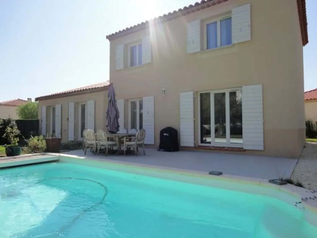 Vente maison La Ciotat dans clos privé avec piscine  frais de notaires réduits