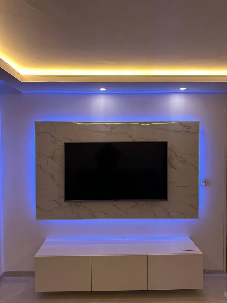 Pose de placo et création meuble TV suspendu avec plafond décoratif à Sanary-sur-Mer 83