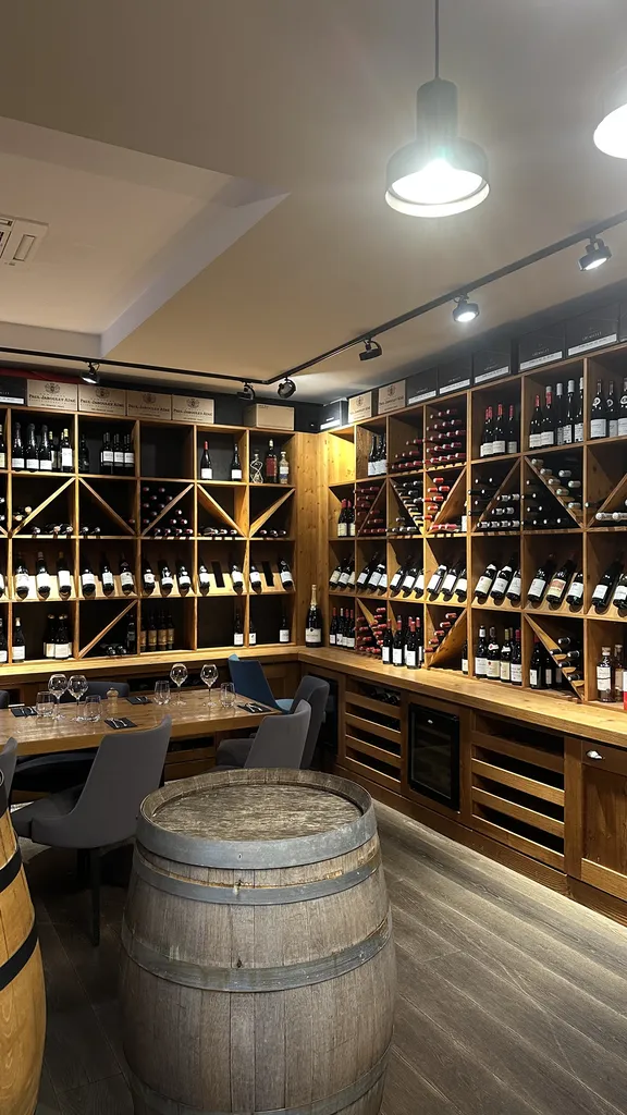 Organisation de cours d’œnologie et soirées dégustation premium avec vins de caractère et cuisine gastronomique à Ludres