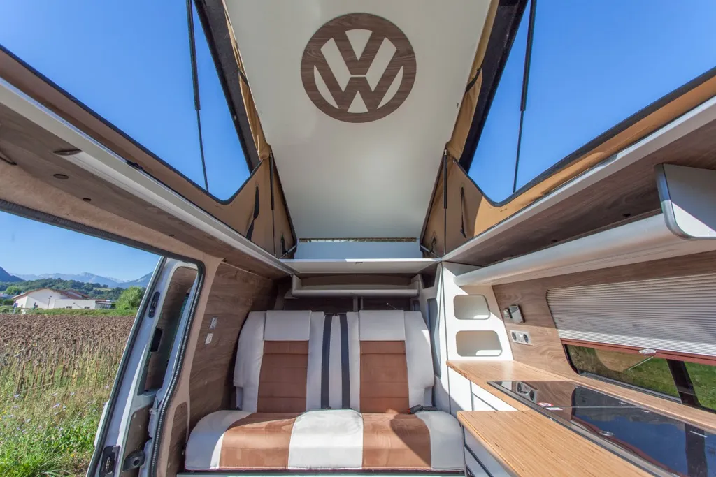 Spécialiste de la Pose de toit relevable sur VW Transporter T6 L2H1 à Paris
