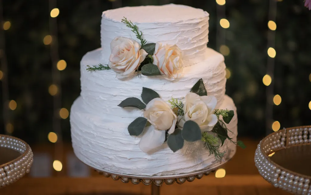 Gâteau de mariage sur mesure près de Maraussan et Lignan-sur-Orb en Hérault : des créations pâtissières artisanales pour sublimer votre jour J avec élégance