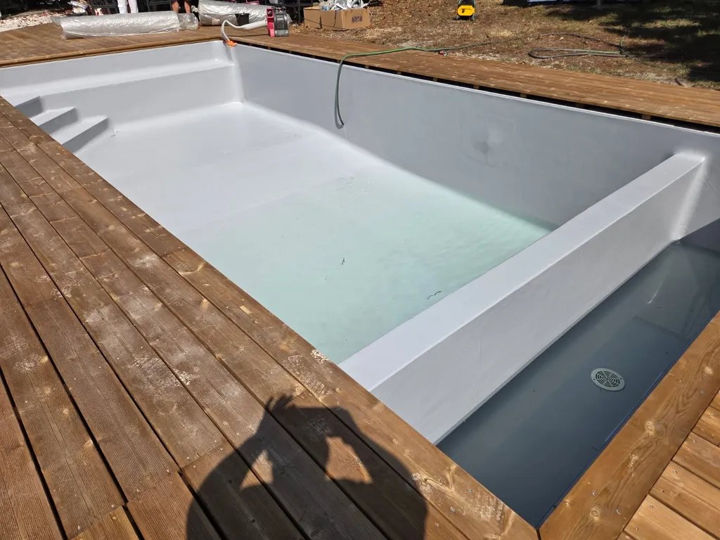 Spécialiste de piscine avec garantie décennale pour volet immergé à Mérignac, proche Bordeaux
