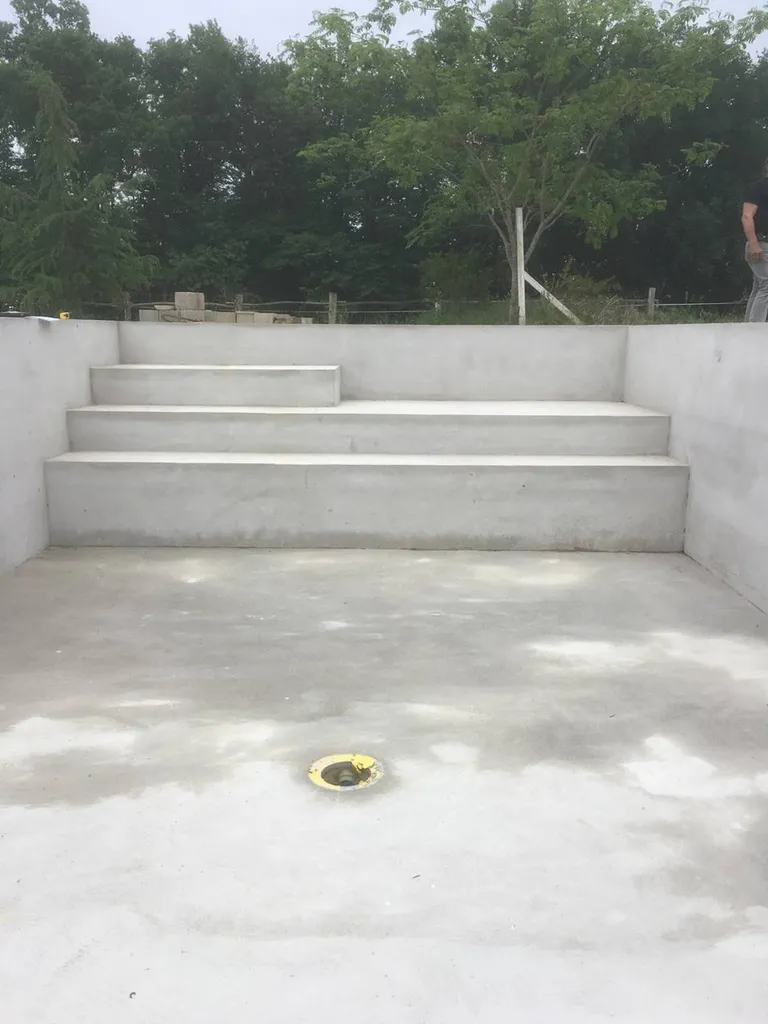 Piscine béton sur mesure à Saint André de Cubza 33c