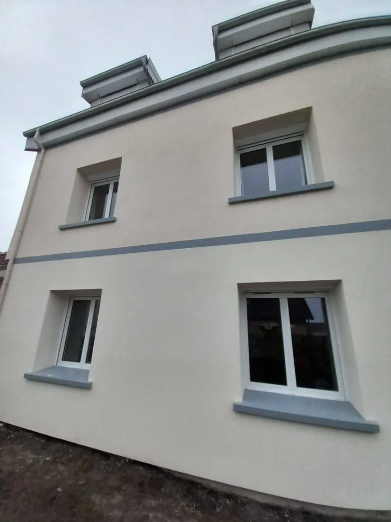 Travaux de rénovation extérieure sur une maison au Havre