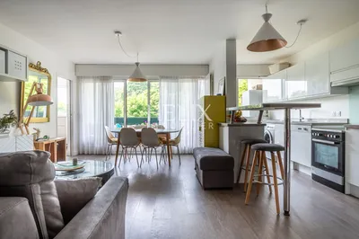 Le Mesnil Le Roi , proche de saint Germain en laye, bel appartement avec lumière traversante de 75.5m2 comprenant 3 chambres, une pièce de vie avec cuisine ouverte et 2 balcons