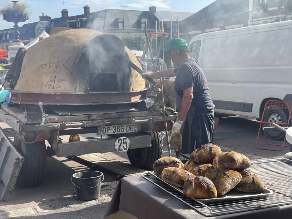 Boulangerie Fanet : pains, quiches et feuilletés maison au marché nocturne de Terres de Caux