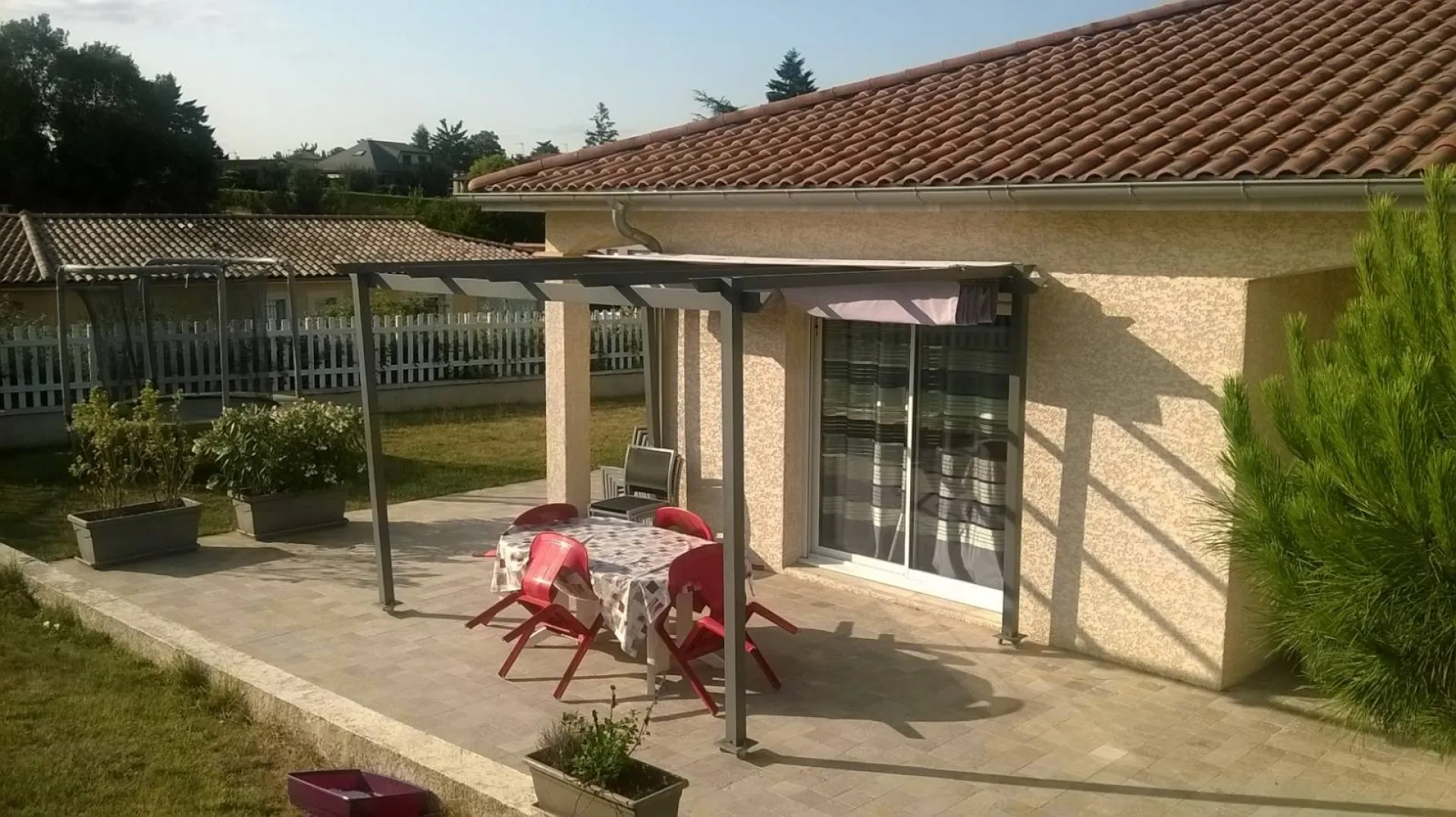 A louer maison T4 avec grand jardin à Saint-Laurent de Mure