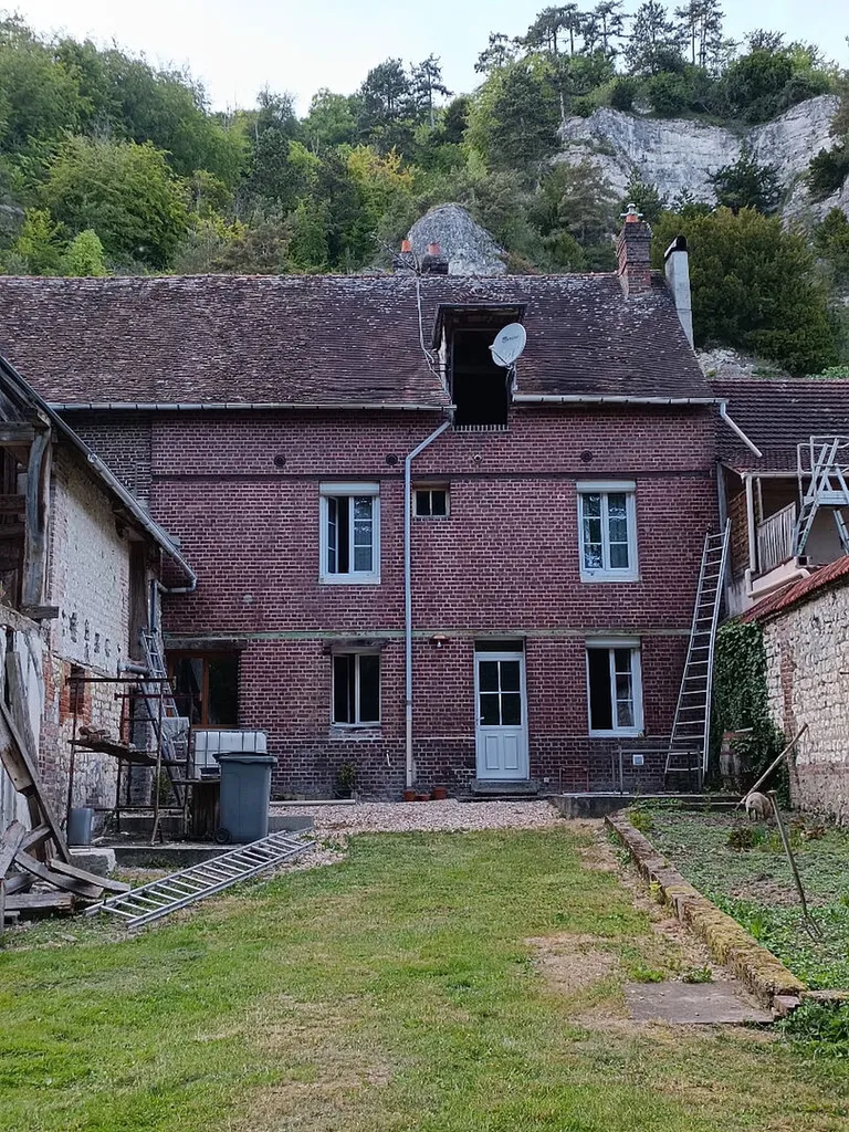 A vendre maison de 217 m² édifiée sur 1700 m² de terrain sur la commune de ORIVAL 76500