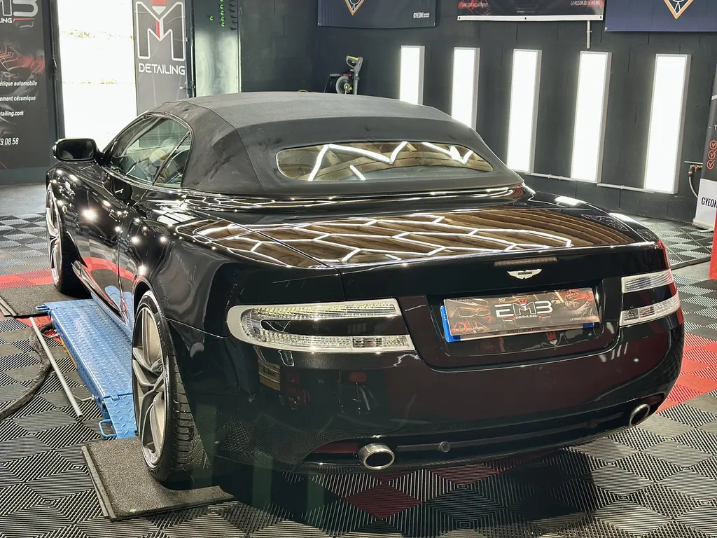 rénovation carrosserie protection PPF traitement céramique lyon Aston Martin DB9 Volante 