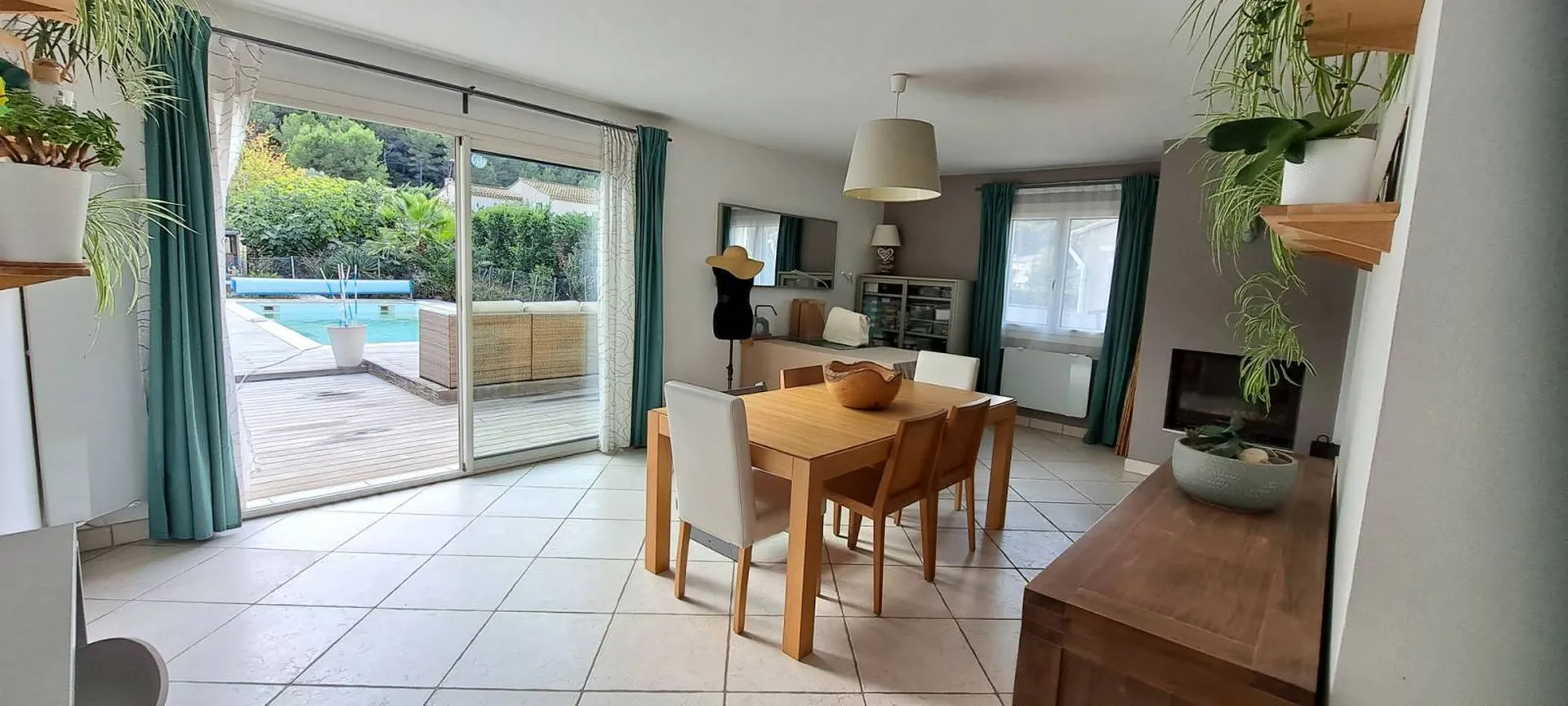 grande maison de plain pied a la vente sur roquefort la bédoule