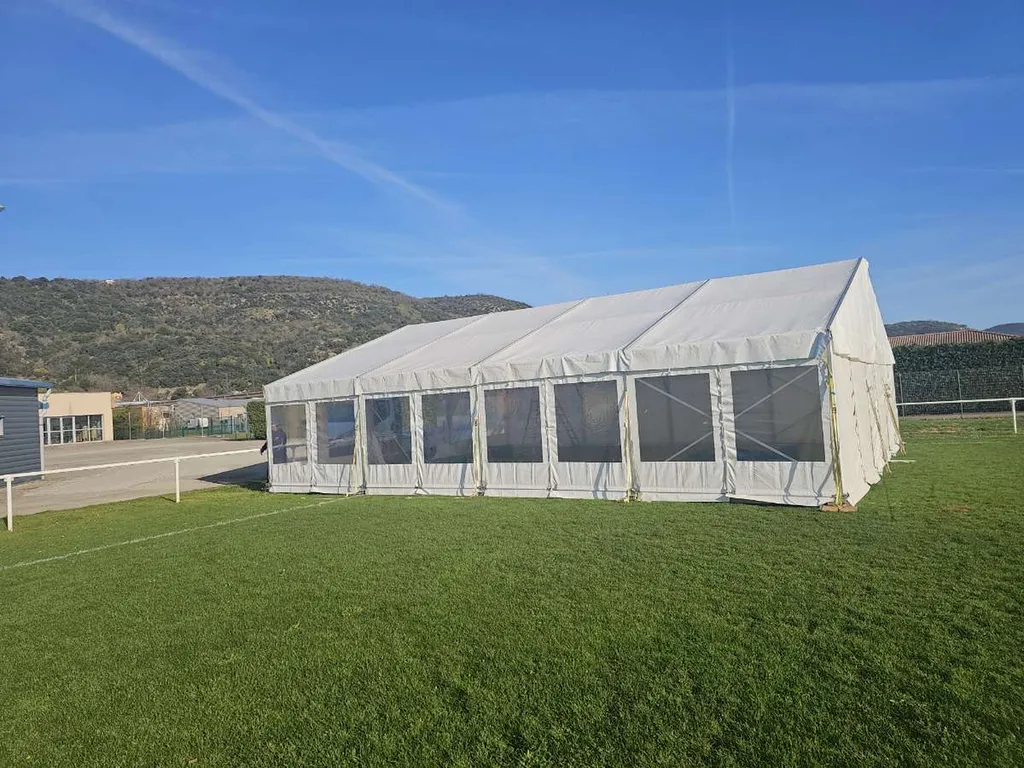 Location d'un chapiteau de 120m² pour un salon du tourisme au Pouzin près de Privas en Ardèche