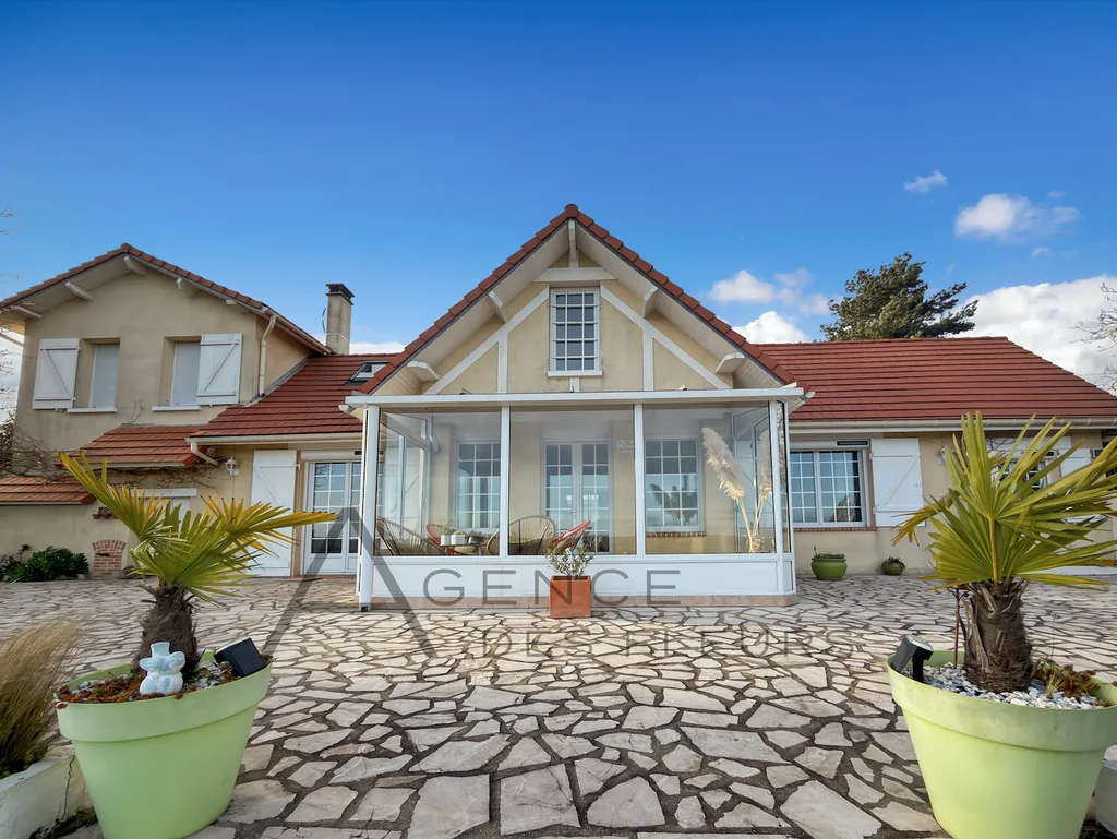 A vendre propriété de charme de 126m² habitables édifié sur un terrain de 2900 m² sur la commune de Freneuse 76410