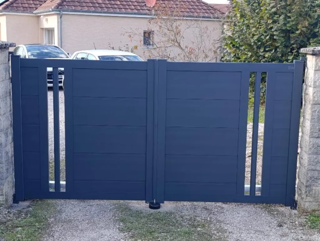 Installation d’un portail battant aluminium motorisé à Auxonne en Côte d'Or