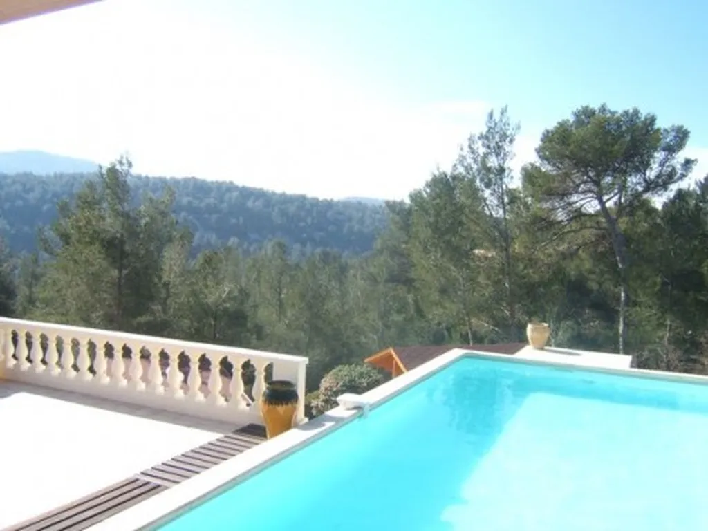 Vente maison Roquefort La Bédoule vue dominante