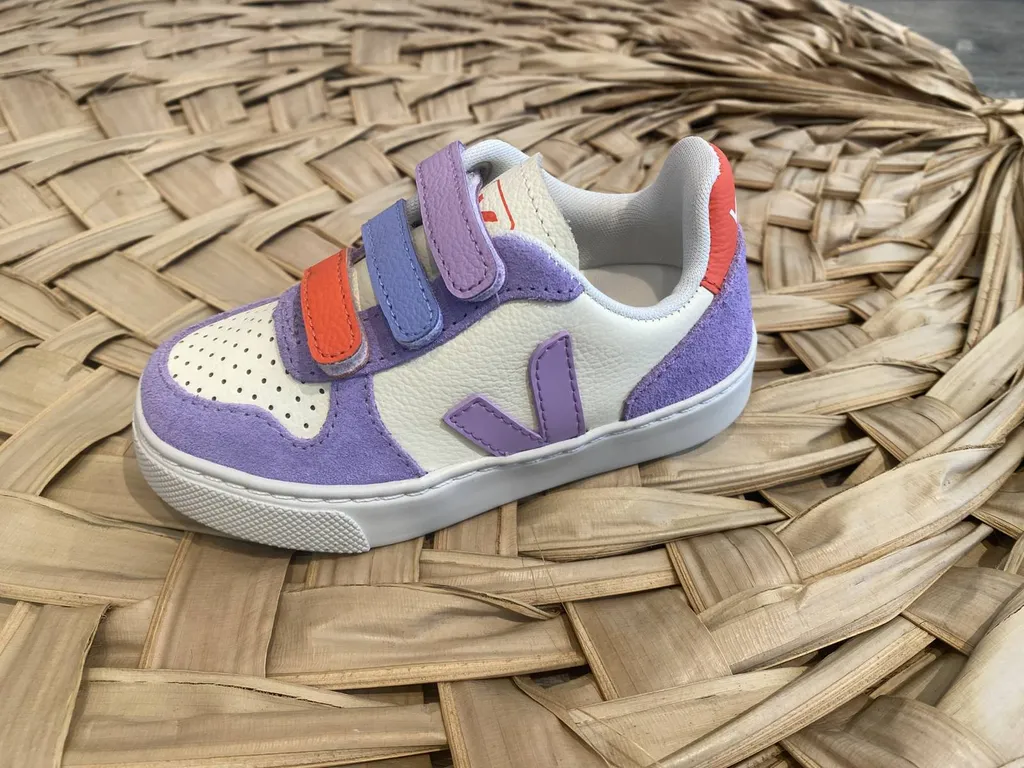 la marque VEJA pour enfants près de Montussan