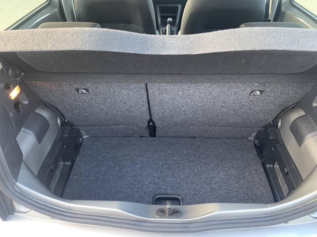 Volkswagen UP d'occasion essence 65cv proche de Caudebec