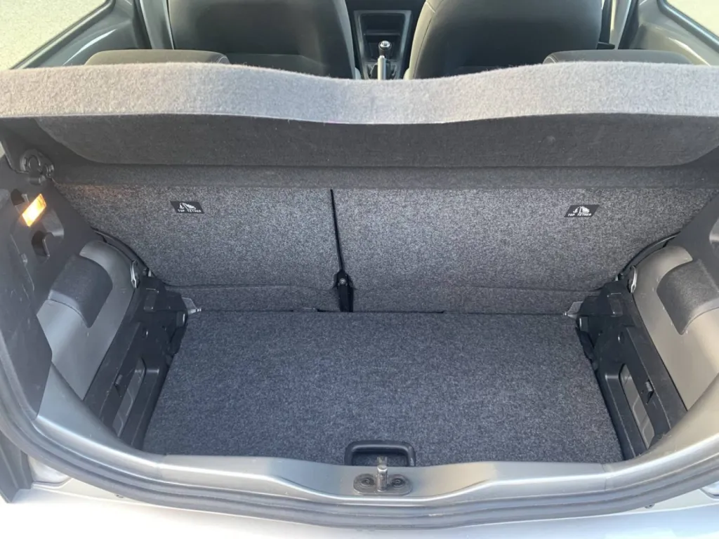 Volkswagen UP d'occasion essence 65cv proche de Caudebec