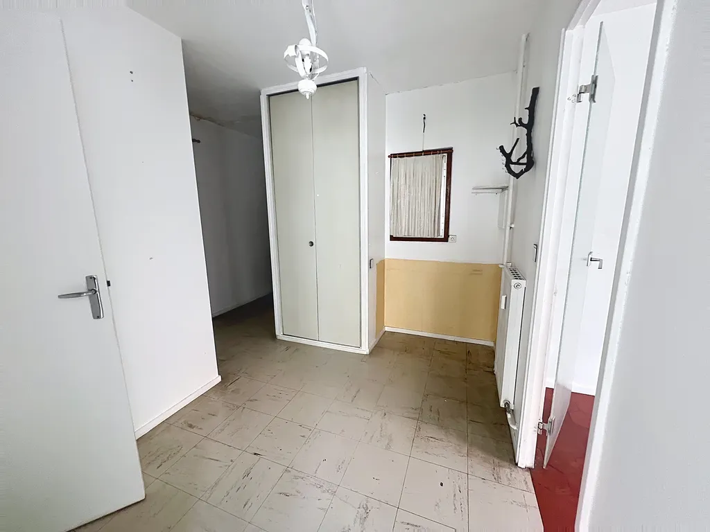 Appartement F3 avec travaux de rafraichissement
