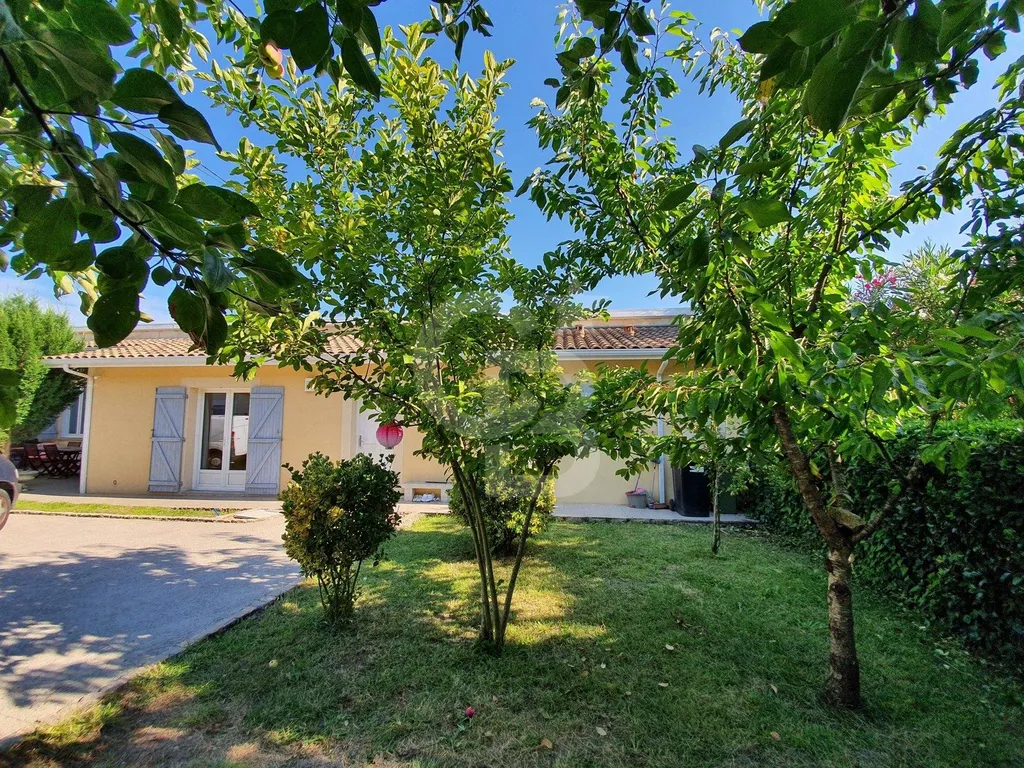 Maison familiale de plain pied avec jardin proche tramway à vendre CENON BORDEAUX BASTIDE