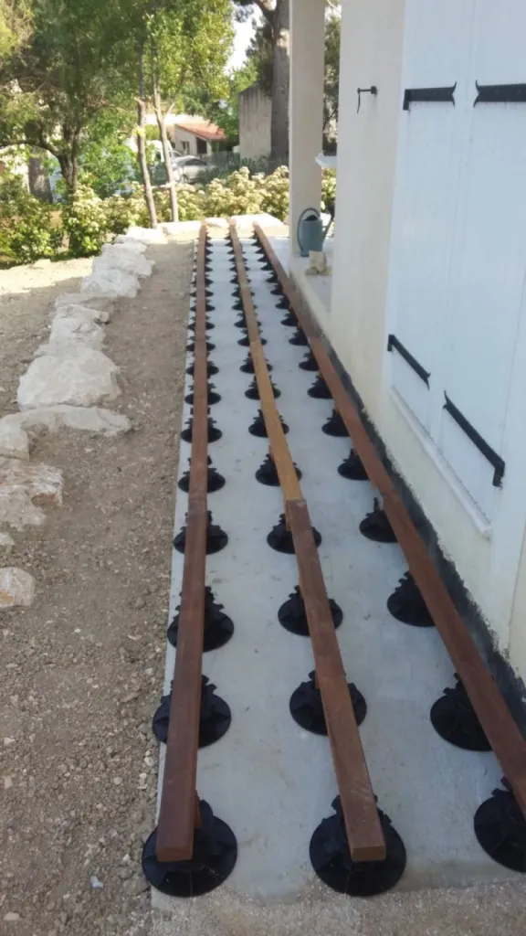 pose lambourdes sur plots a marignane Bouches du Rhone