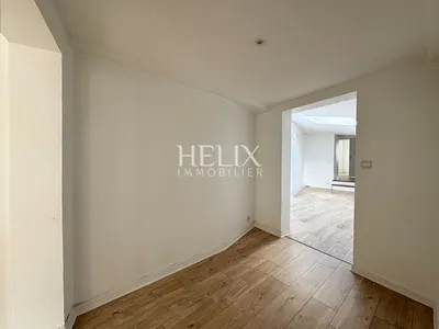 Centre ville, bel appartement 141 M² en duplex 3ème et 4ème étage dans une petite copropriété entretenue bien tenue  à Saint-Germain-en-Laye.