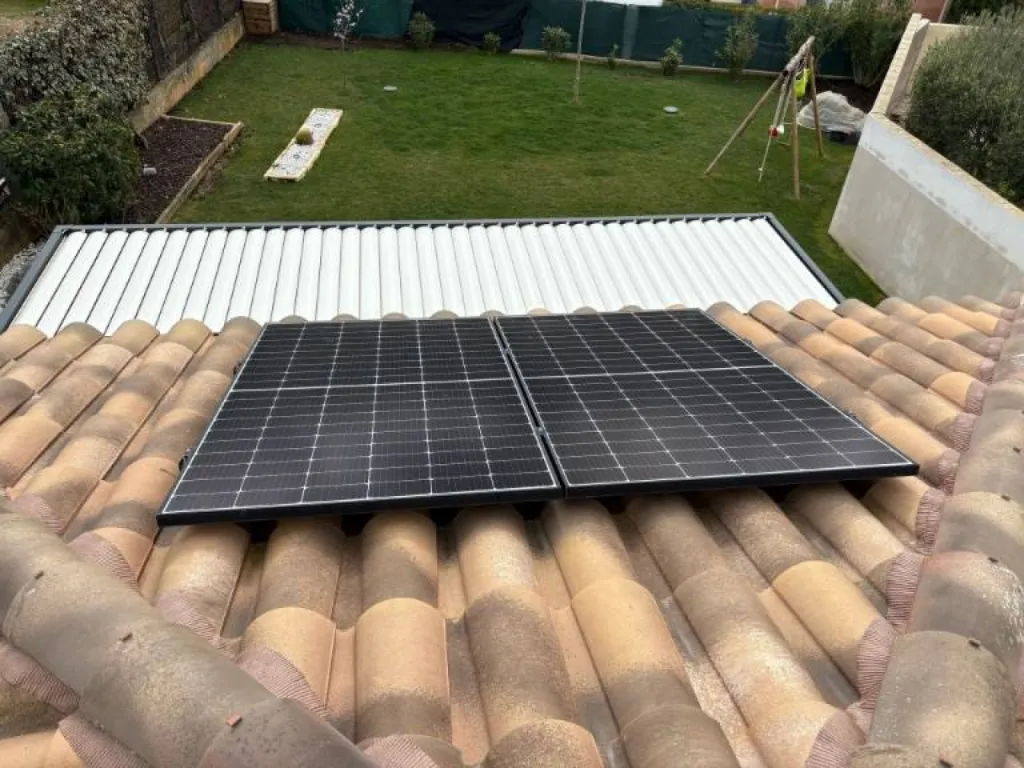 Ancienne installation de panneaux solaires pour réduire vos factures d'électricités