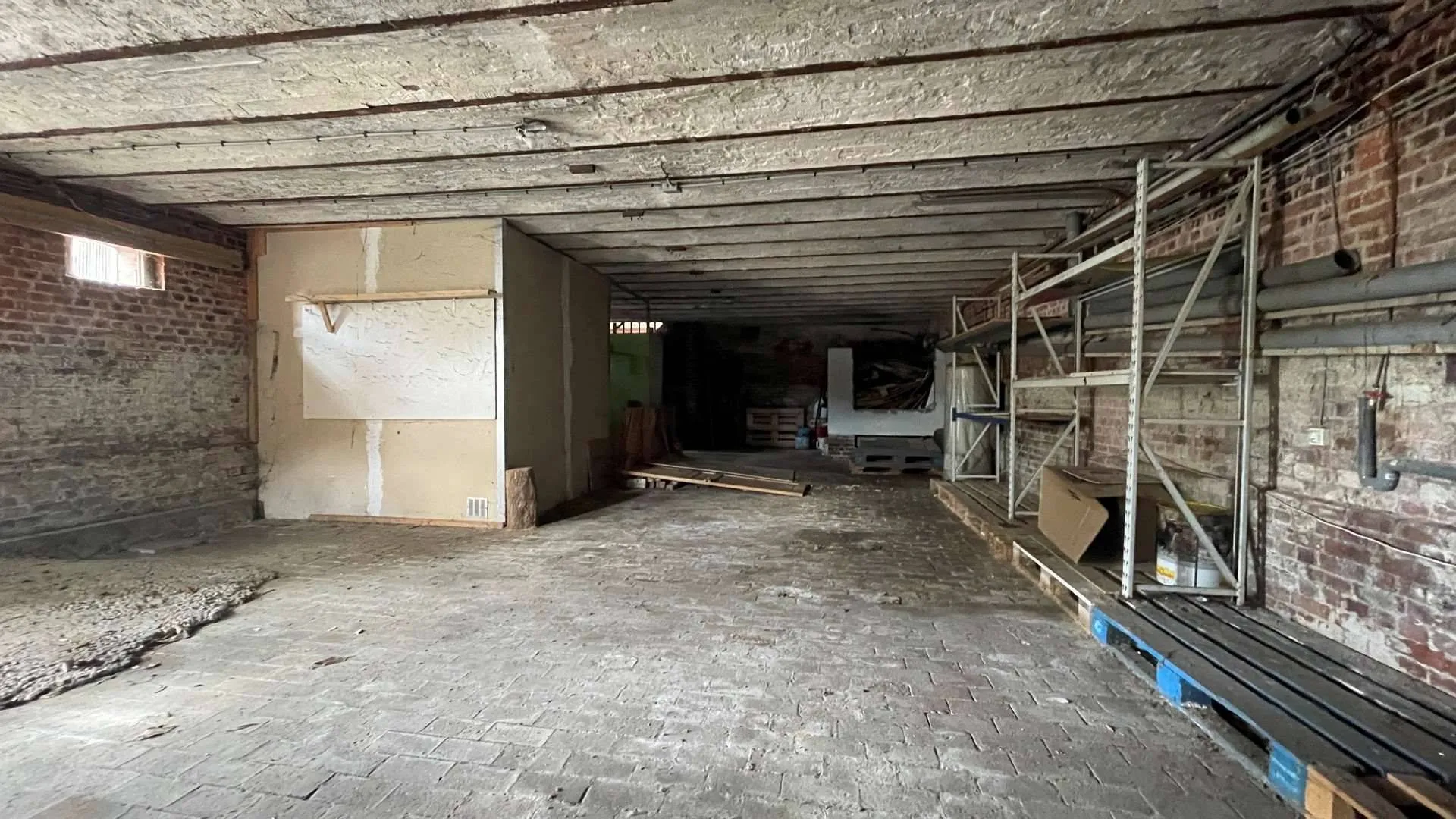 Longère en brique de 82,35 m², située sur un terrain de 338 m², à proximité des Grandes-Ventes et 30 minutes de Dieppe