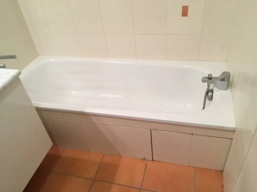 Remplacement d'une baignoire par douche sécurisée pour sénior à Cogolin, Var (83)
