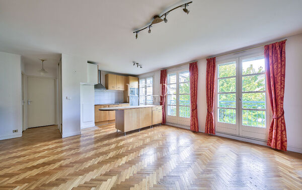 Quartier des Ursulines à Saint Germain en Laye appartement de 2 pièces avec ascenseur