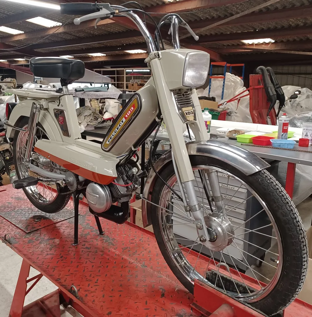 RESTAURATION PEUGEOT 103 MVL 