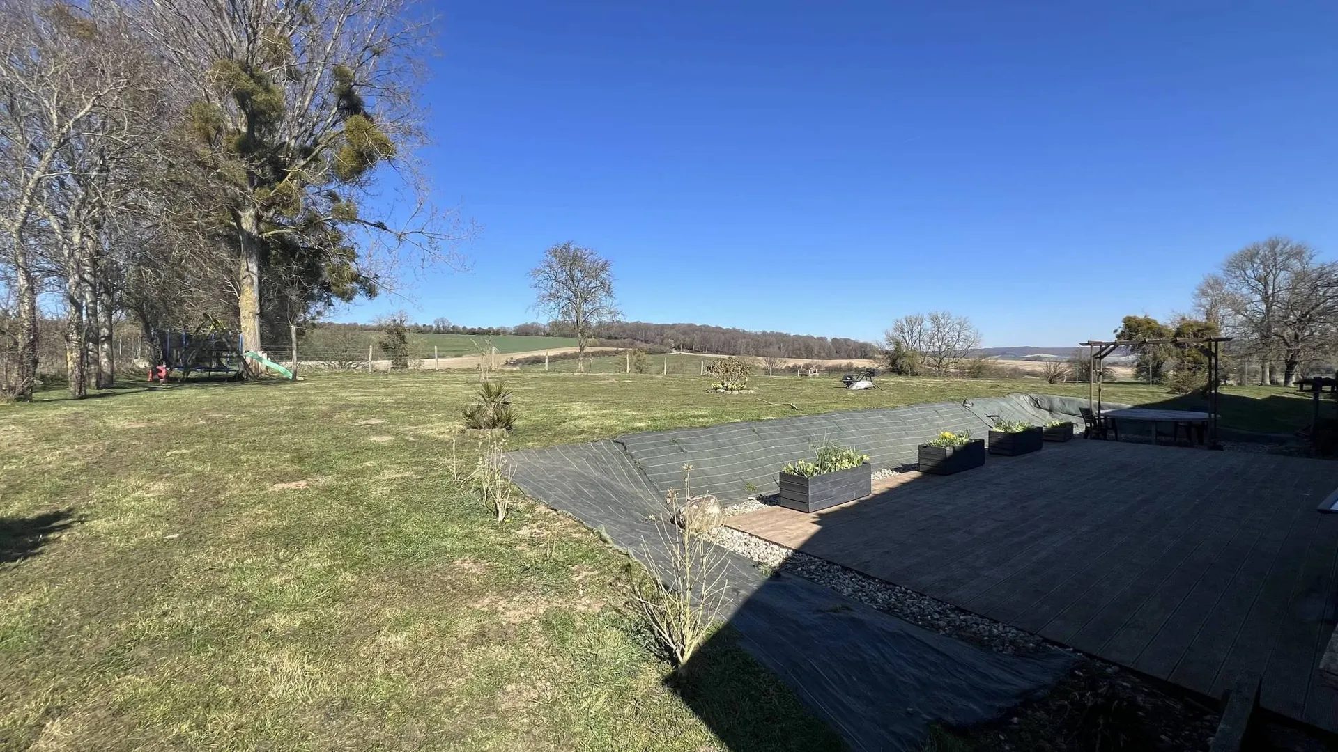 LONGÈRE DANS LA CAMPAGNE A PUISENVAL
