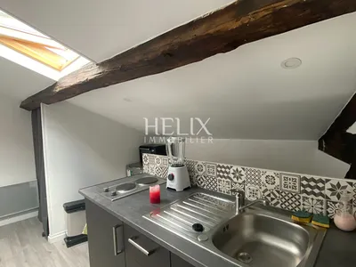 Exclusif A une minute à pied du RER un Studio avec beaucoup de charme dans  Saint Germain en Laye proche du château de la mairie des commerces d'une épicerie