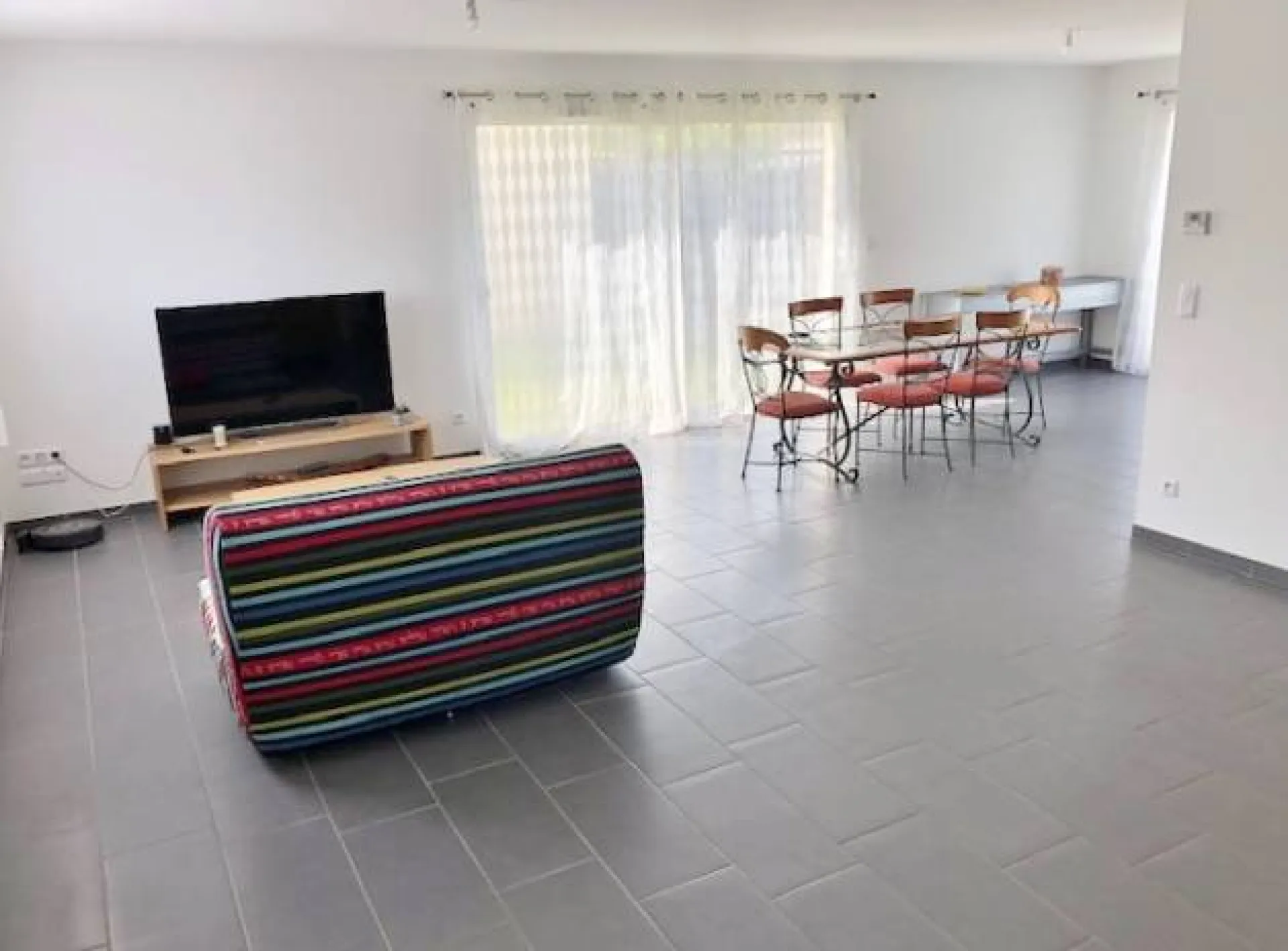Cherche à acheter maison récente avec 4 chambres proche commerces à caudebec lès elbeuf 76