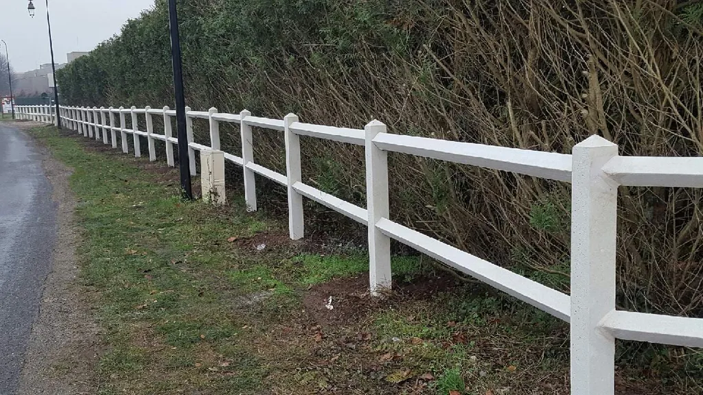 Installation de Clôture en béton élégante pour la délimitation à Port-Jérôme-sur-Seine en Seine-Maritime 76 et ses Alentours