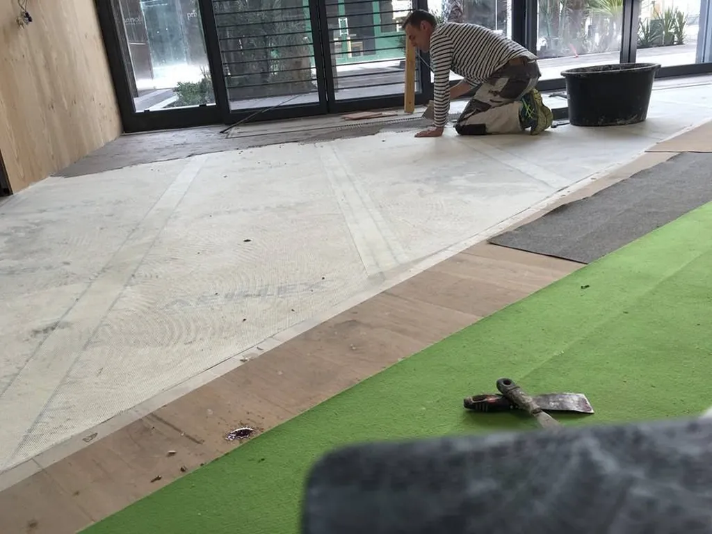 BOUTIQUE JENNYFER-PREPARATION DU SOL EN READECO ET TRAME TERRE DU MONDE AVANT LE BETON CIRE TERRE DU MONDE