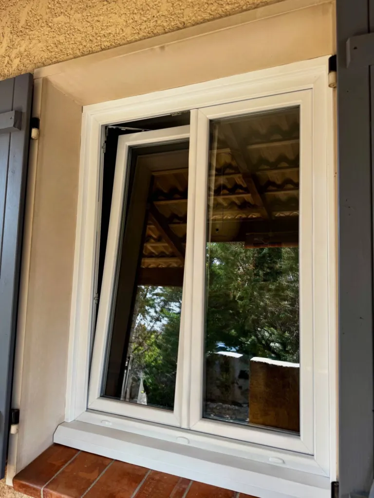 Installation de fenêtres PVC en rénovation