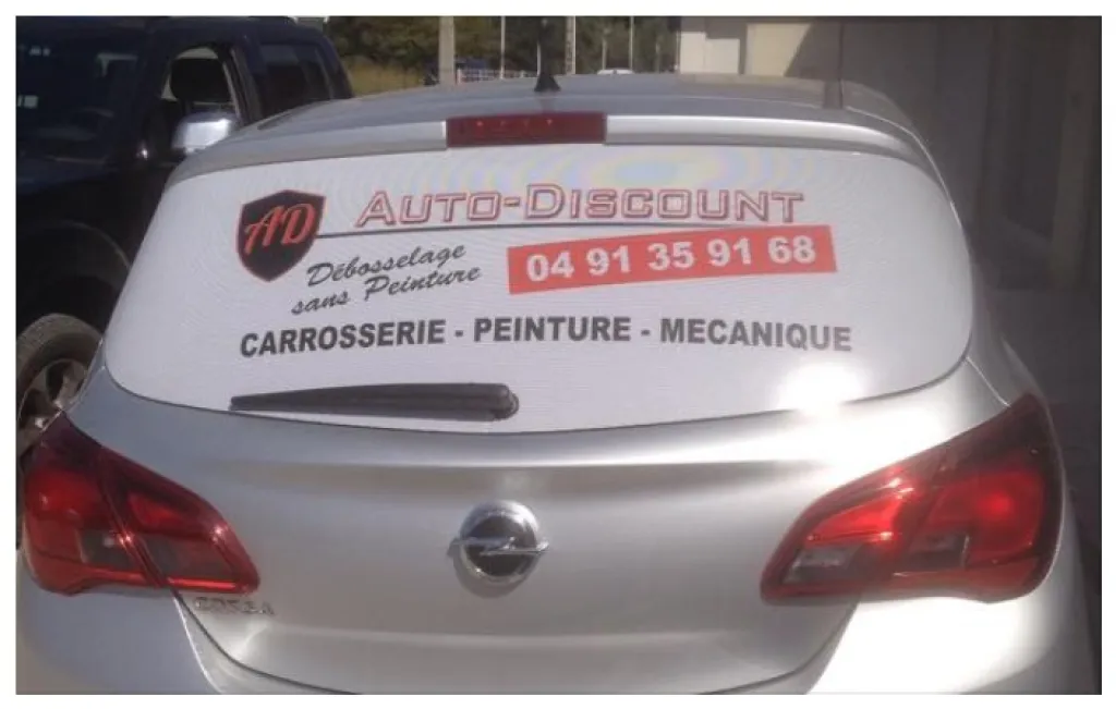 vinyle micro-perforé vitre arrière véhicule réalisation chez its arts graphiques à Aubange proche Roquefort-la-Bédoule