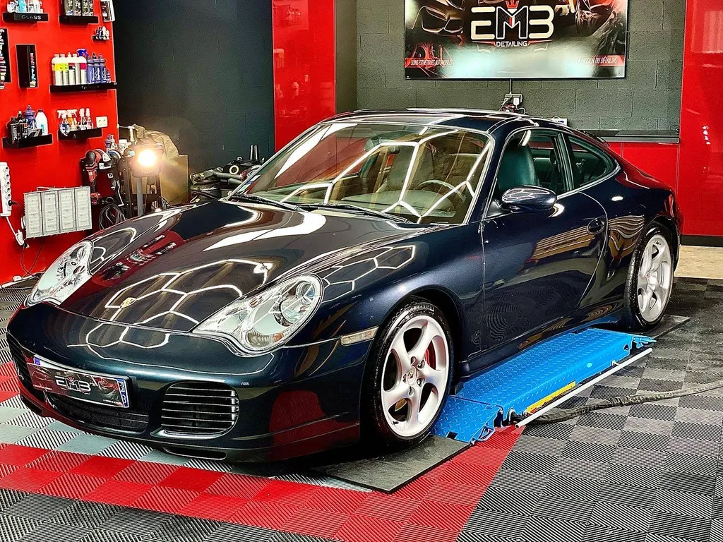 Traitement céramique professionnel Porsche 911 996 4S à Ecully