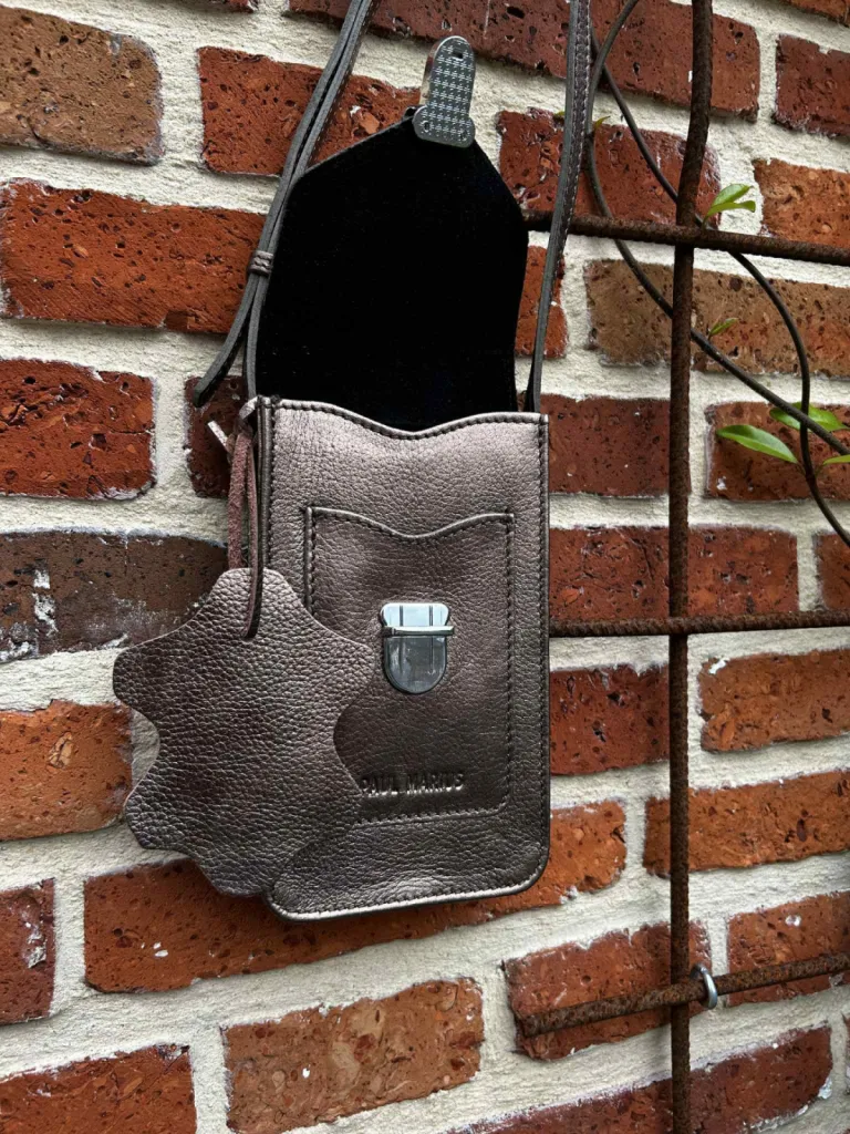 Porte-téléphone cuivré Paul Marius disponible chez Evasion Eu
