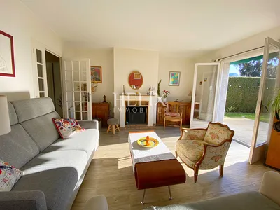 Maison 7 pièces Le Mesnil Le Roi 128 m²