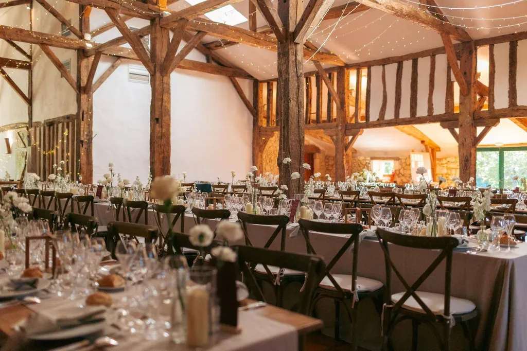 Camille et Guillaume : Un mariage champêtre et chaleureux sous les poutres apparentes d'un magnifique domaine de la Gironde - Les Mariages de mademoiselle L - Florent Fouqueux