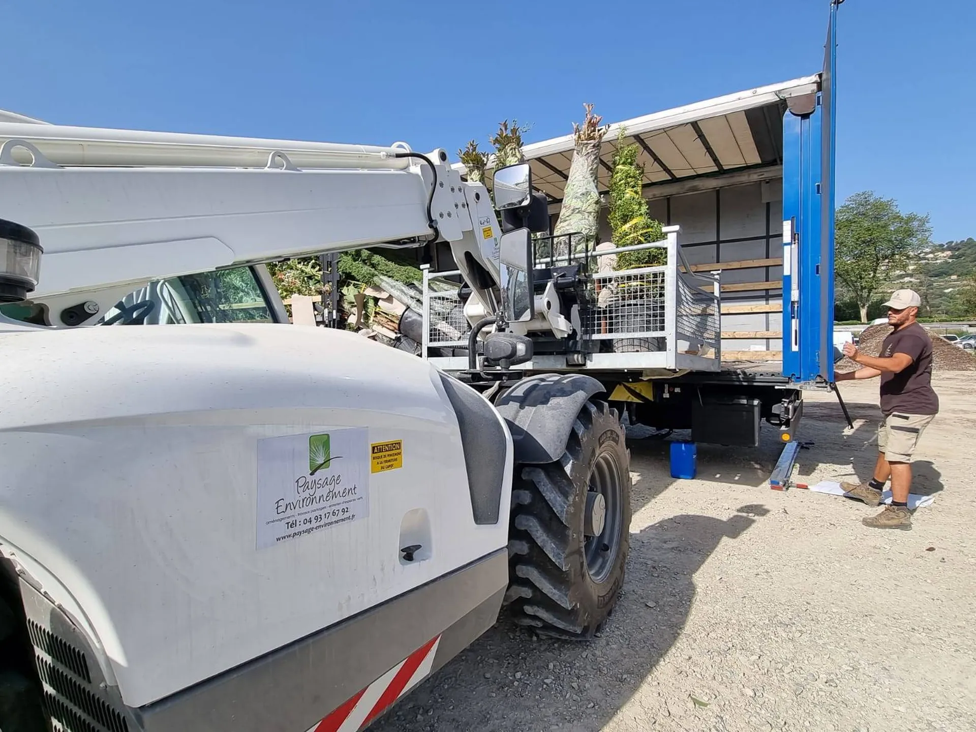 Déchargement des végétaux à Nice