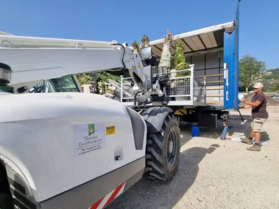 Déchargement des végétaux à Nice