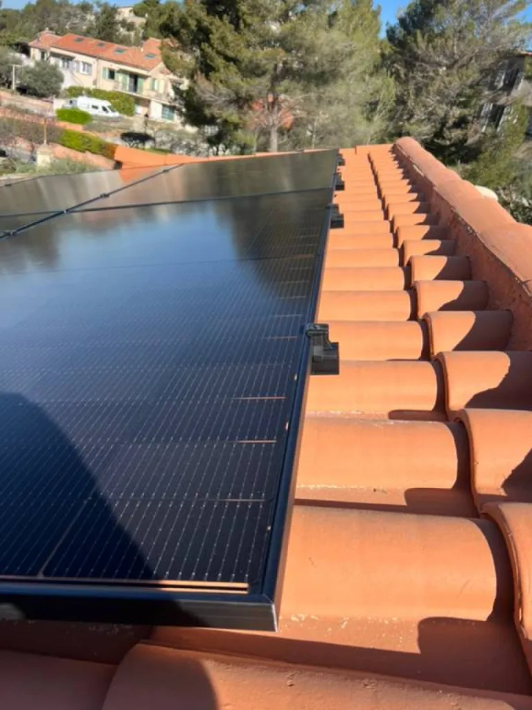 Installation de panneaux photovoltaïques avec Provence Energie Solaire Services à La Ciotat dès 5 990€