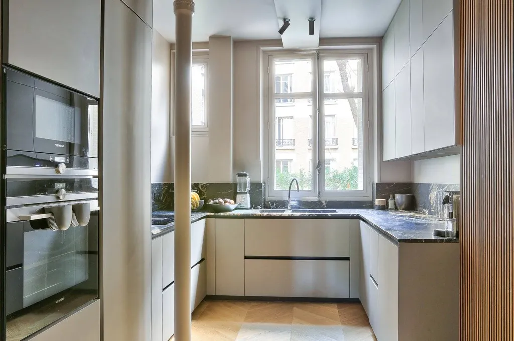 A  Vendre appartement familial Mallarmé / Courcelles  Paris 75017