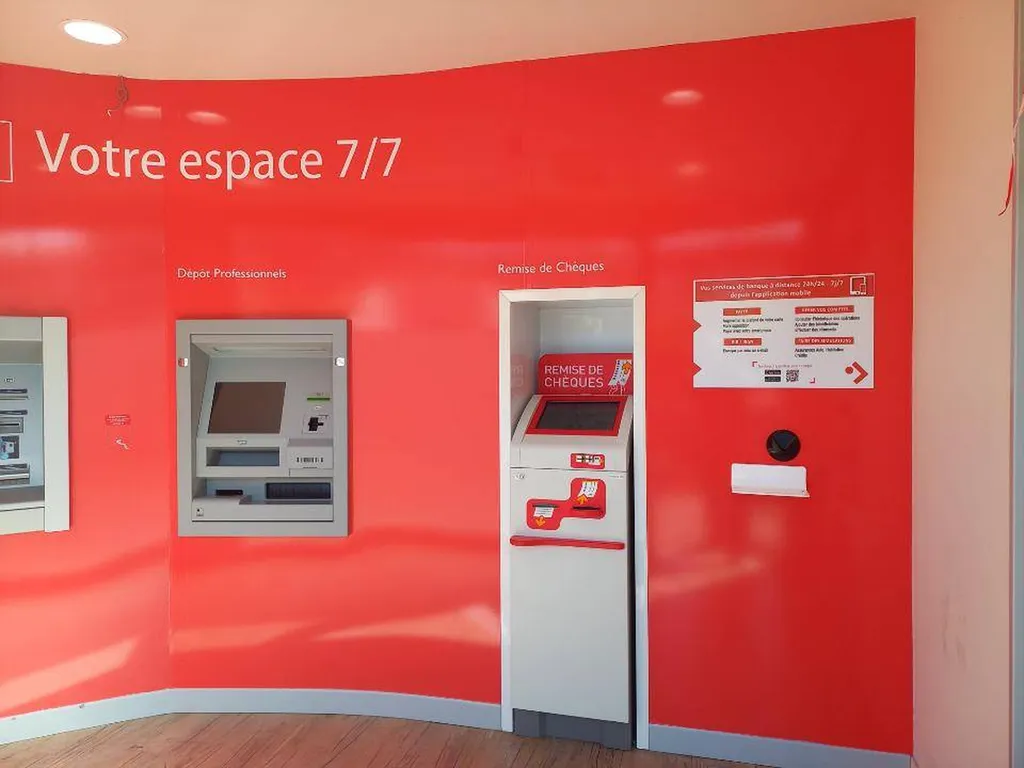déco adhésive espace retrait banque aix
