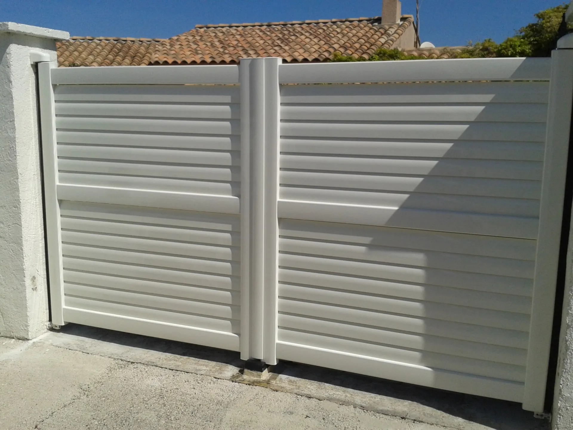 Portail brise vent sur Martigues