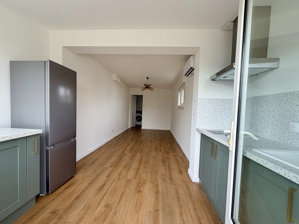 A louer Studio rénové 25 m²  + parking + clim – Saint-Médard-en-Jalles secteurs Gajac, Montaigne et du centre-ville de Saint-Médard-en-Jalles,proche Bordeaux